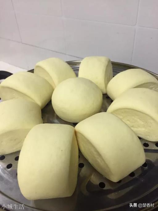 低筋面粉和高筋面粉蒸馒头哪个好吃?怎么做?