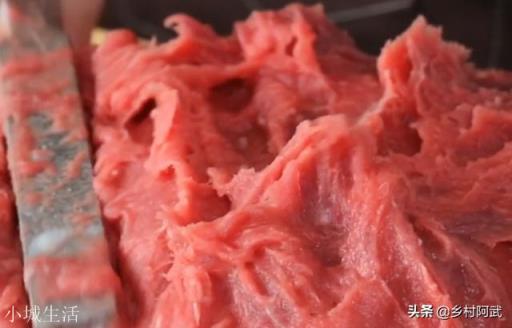 在家怎么做肉丸，才能像饭馆里的一样筋道？