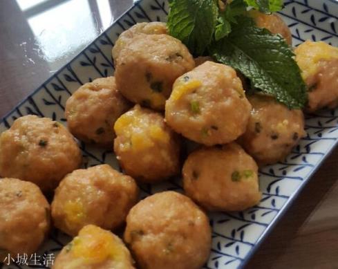 在家怎么做肉丸，才能像饭馆里的一样筋道？