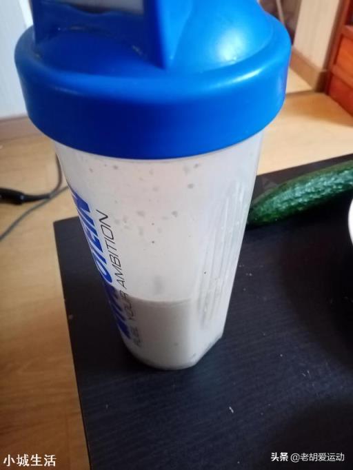 蛋白粉应该什么时候吃怎么吃一次多少量？
