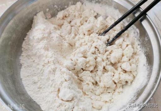 炸韭菜菜盒子的面如何和?