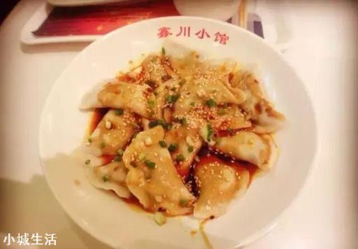 下个月要去成都旅游，成都有哪些美食一定不能错过？