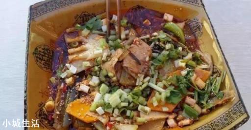 下个月要去成都旅游，成都有哪些美食一定不能错过？