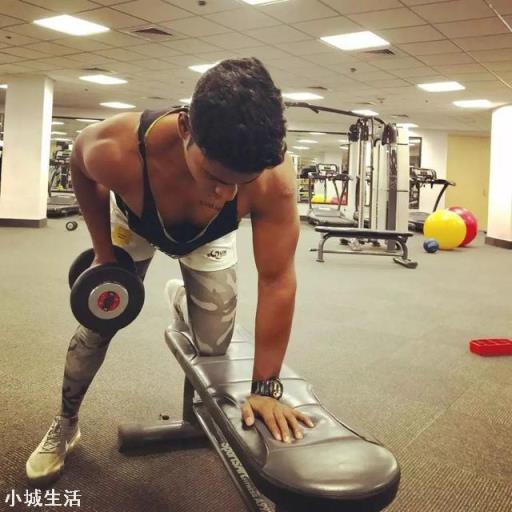 怎么锻炼背部肌肉呢？