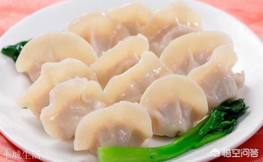 饺子馅里到底该不该加水，为什么？