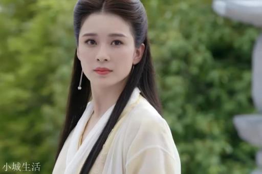 《倚天屠龙记》中，杨逍与黄衫女有没有关系呢？会是什么关系？