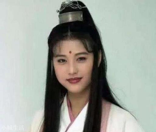 周芷若在峨嵋众弟子中武功不是最高的，灭绝师太为何将掌门大位传给了她？