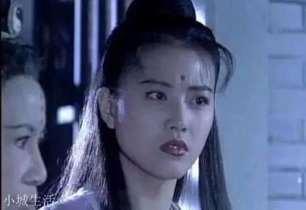 周芷若在峨嵋众弟子中武功不是最高的，灭绝师太为何将掌门大位传给了她？