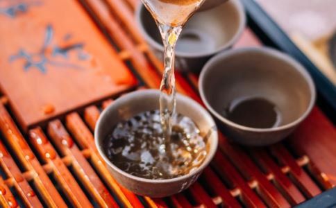 【夏枯草茶的功效】夏枯草茶的泡法及功效