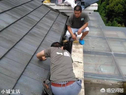 六层的电梯房买了六楼，只是为了安静一点，现在很多人说顶层会漏水，怎么办？