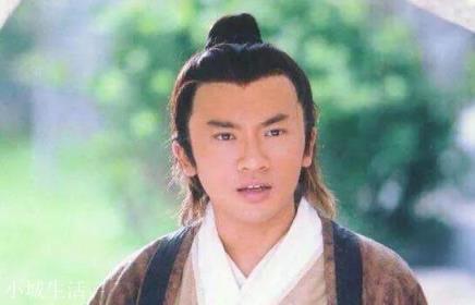 天龙八部的武功明显比倚天时期高,为什么很多人认为张无忌比乔峰厉害呢?