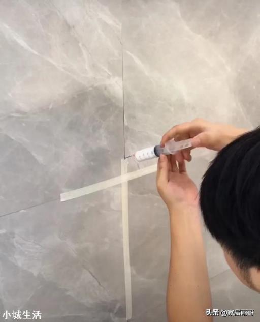 家里大面积瓷砖空鼓怎么办？