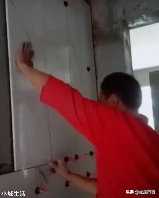 家里大面积瓷砖空鼓怎么办？
