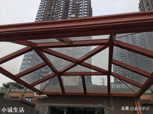 楼顶漏水，可以用铺瓷砖或者是打水磨石的方法防漏吗？