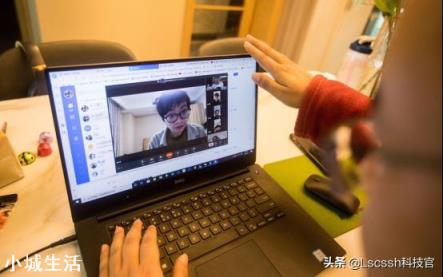 如何看待钉钉因在线授课，导致大量学生给钉钉差评？