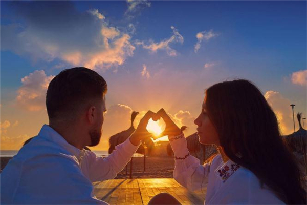 二婚怎么过最好 老婆和前夫联系正常吗