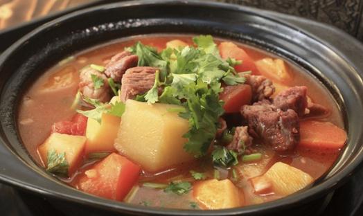 掌握火候是关键 砂锅炖肉味更浓