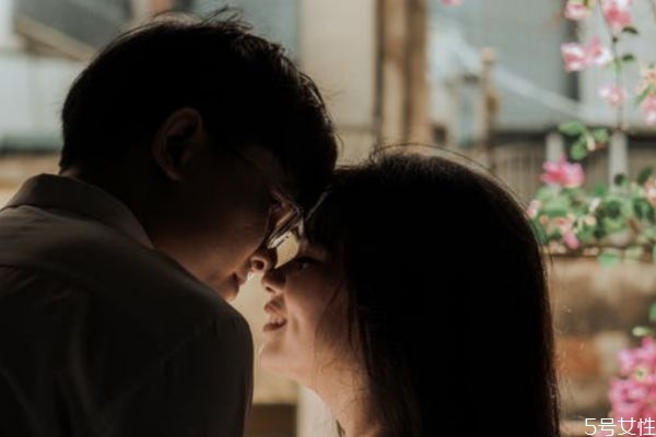 幸福婚姻的必备因素 老公不爱自己怎么办