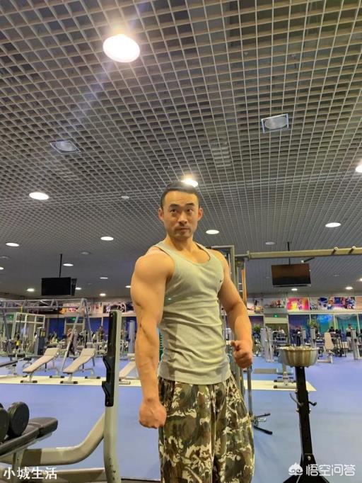 很多人说减肥会同时甚至先掉肌肉，但是医生说肌肉没那么容易掉，谁是对的?掉肌肉又是为什么？