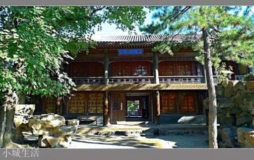 承德避暑山庄是经过几代皇帝修建完成的呢？