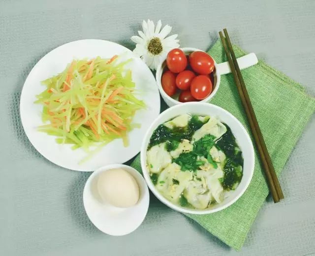 减肥食谱一周瘦10斤难不难？一周减肥食谱是怎样的？