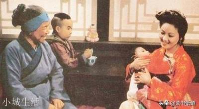 《红楼梦》中尊贵的贾母为什么会请卑微的刘姥姥逛大观园呢？