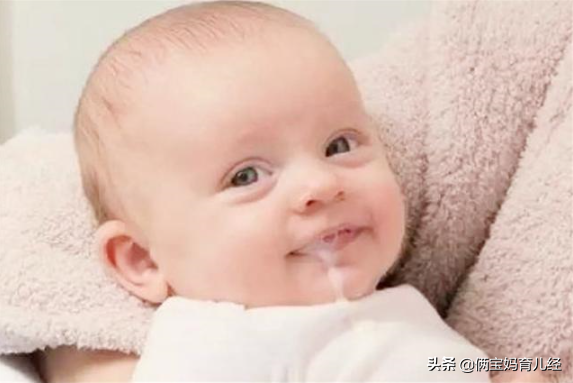 婴儿总吐奶多半有这三个原因 婴儿为什么老是吐奶