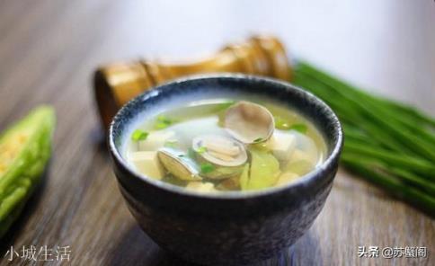 都說要會煲湯，自己卻一個湯不會煲，友友給介紹幾種家常煲的湯？營養的。食材易購？
