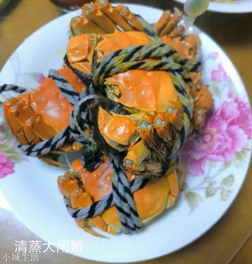 煮螃蟹是热水下锅还是冷水下锅？