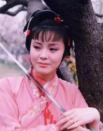 尤三姐因为柳湘莲悔婚而自杀，为了一个男人，值得吗？
