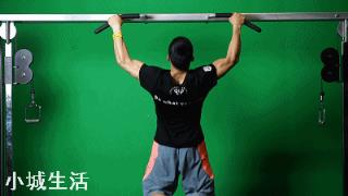 单杠宽握和窄握哪个效果好？