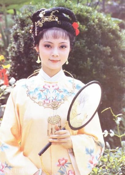 《红楼梦》中曹雪芹为何要以甄士隐作为开篇?
