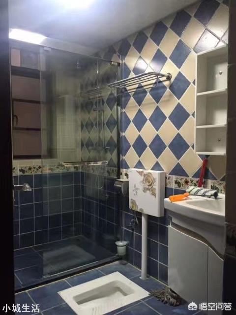 卫生间地砖是深色好还是浅色好，哪种风格比较好看？