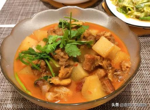 炖牛腩需放什么料？