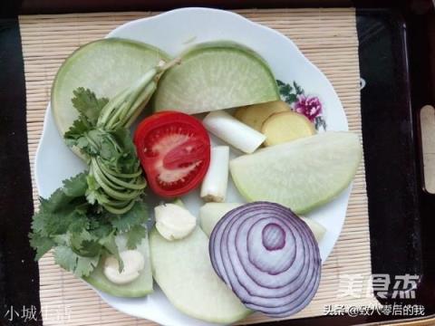 炖牛腩需放什么料？