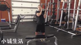 肩部跟哪里一起练比较好？