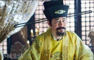 落魄时赵匡胤来投王彦超，王彦超给了十贯钱把他打发走了，后来赵匡胤如何处置他的？