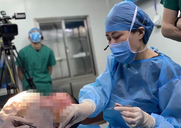 新华美天美沃斯人气讲者，新华美天王娜院长实战解剖撼动全场