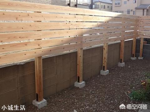 庭院怎么安装木栅栏?