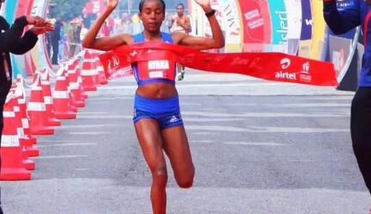 阿爾馬茲·阿雅娜突破30分鐘大關 女子1萬米世界紀錄保持者