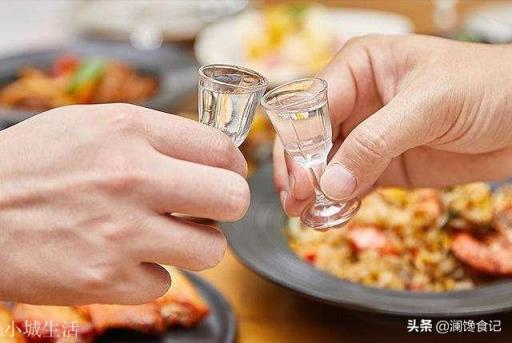 有哪些平时喝起来也挺好喝，还不贵的白酒推荐？