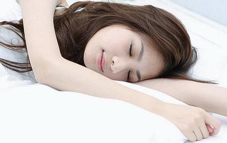 军训晒黑了多久白回来