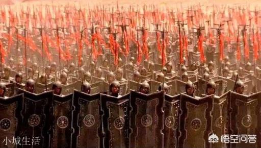古时候打仗，第一排的士兵为何不怕当炮灰送死？