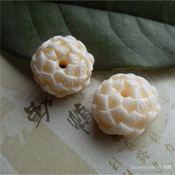 如何用手电筒辨别象牙 树脂象牙和真象牙区别