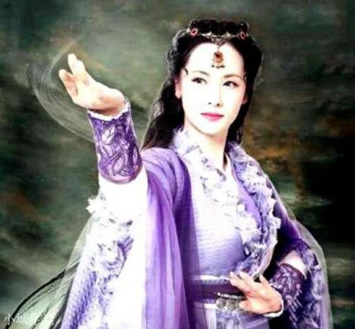 《倚天屠龙记》中紫衫龙王为何舍得让女儿小昭给人当丫鬟?她有什么来历?