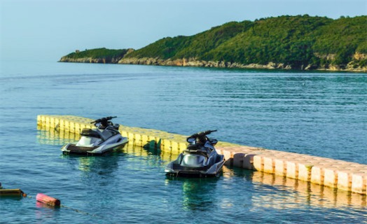 摩纳哥的海上浮动码头可负载3000KG 世界上最大的浮动码头