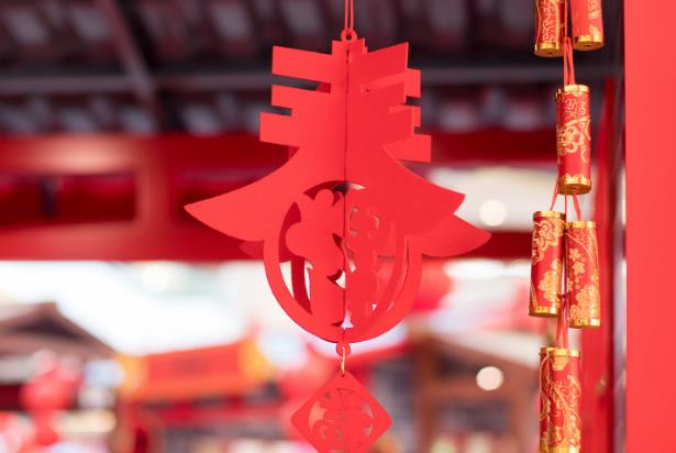 就地过年还是返乡回家过年？就地留守过年却昂扬向上的句子