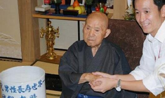 田锅友时享年113岁高龄 世界上最长寿的老人