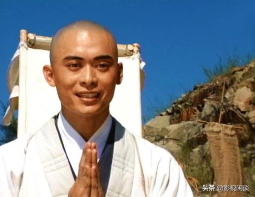 你认为乔峰能和天山童姥过几招？