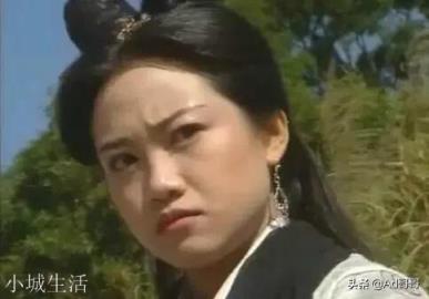 你认为乔峰能和天山童姥过几招？